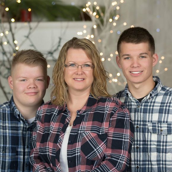 Meet your Posher, Misti - Picture 1 of 1